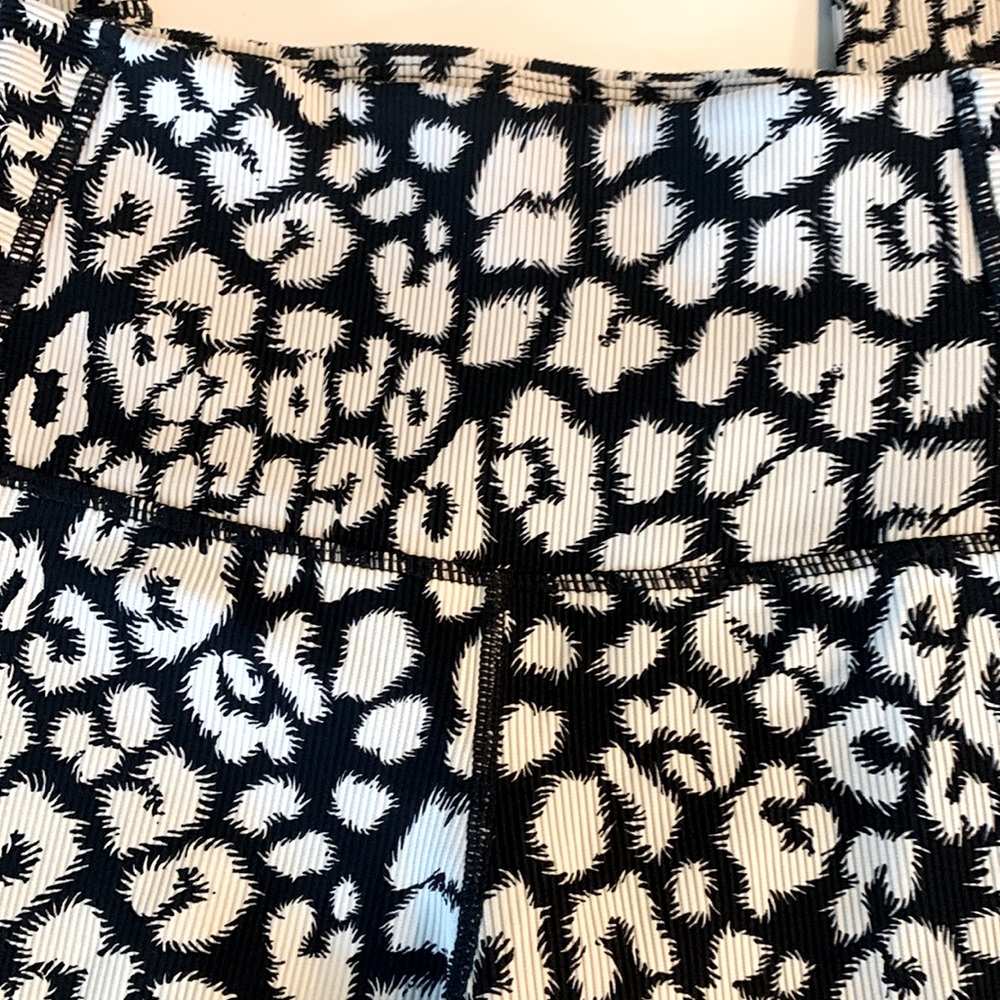 Glyder Directional ribbed leggings-black and cream-size xs - Picture 5 of 10